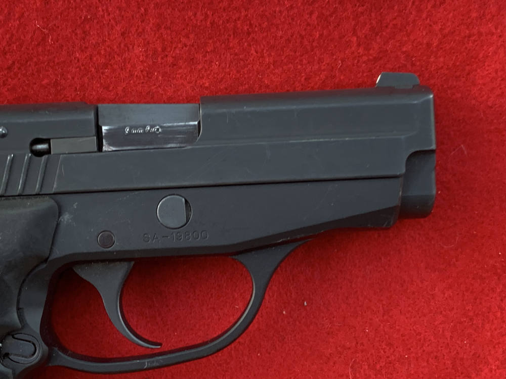 Nice Sig Sauer P239, 9mm, black, 3.6", 3 mags-img-3