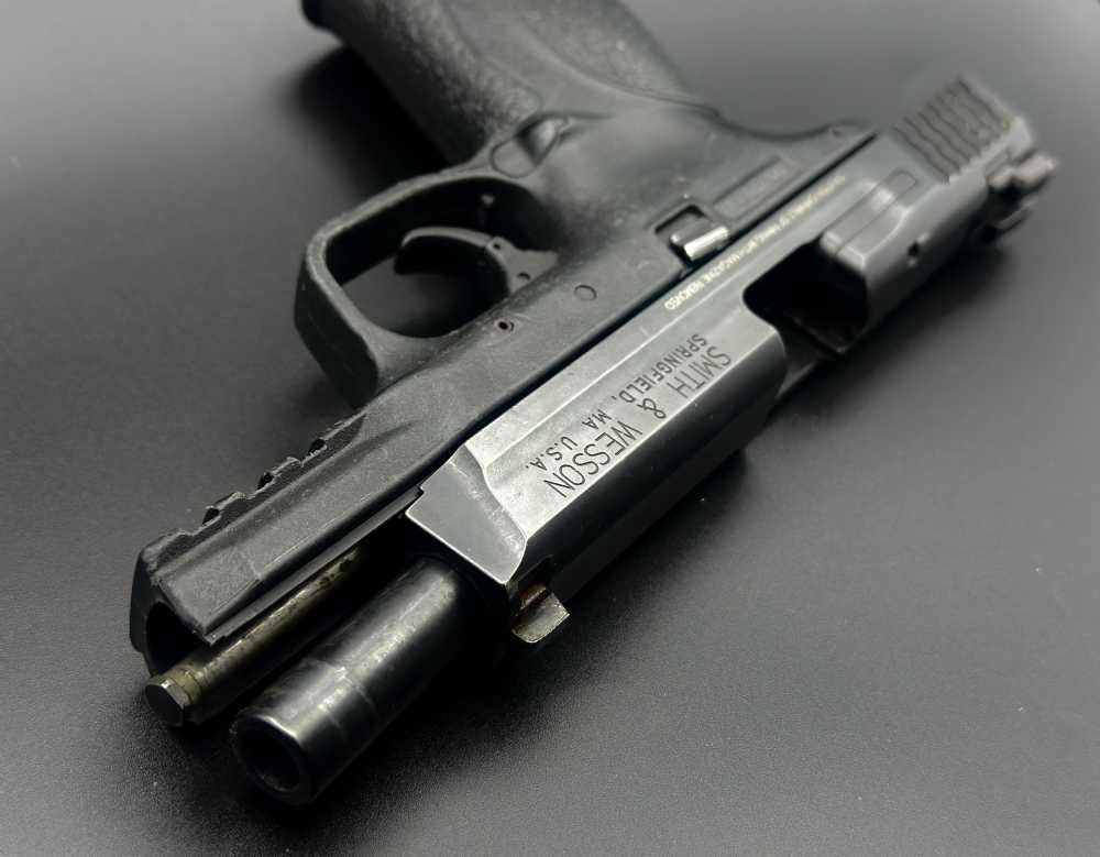 Smith & Wesson M&P9 9mm Full-Size Pistol-img-4