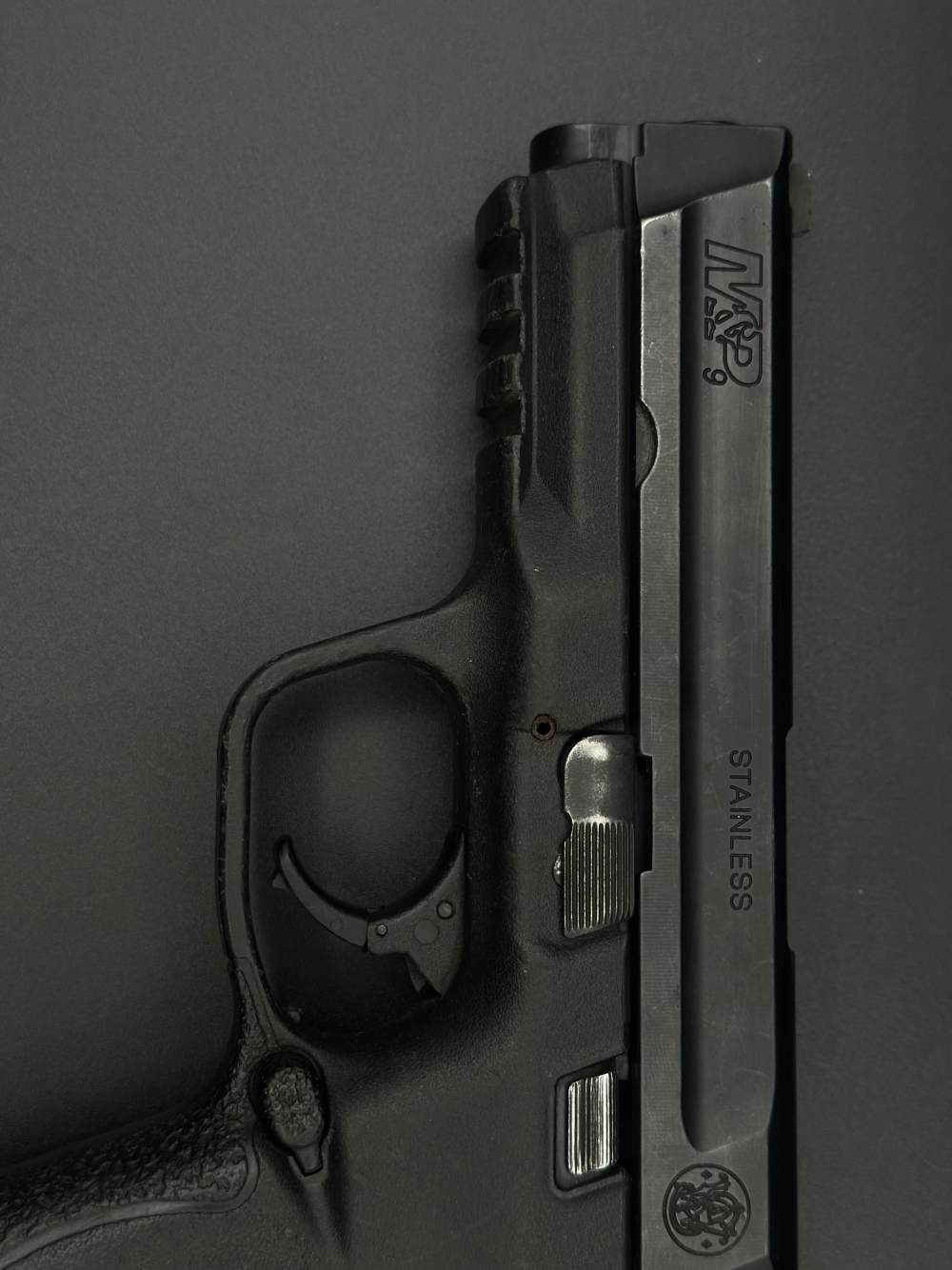 Smith & Wesson M&P9 9mm Full-Size Pistol-img-7
