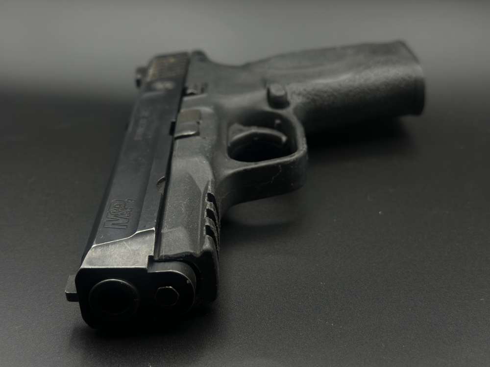 Smith & Wesson M&P9 9mm Full-Size Pistol-img-2