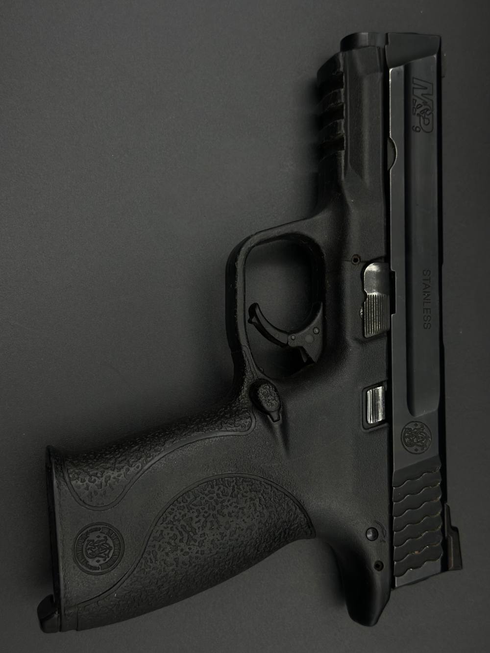 Smith & Wesson M&P9 9mm Full-Size Pistol-img-6