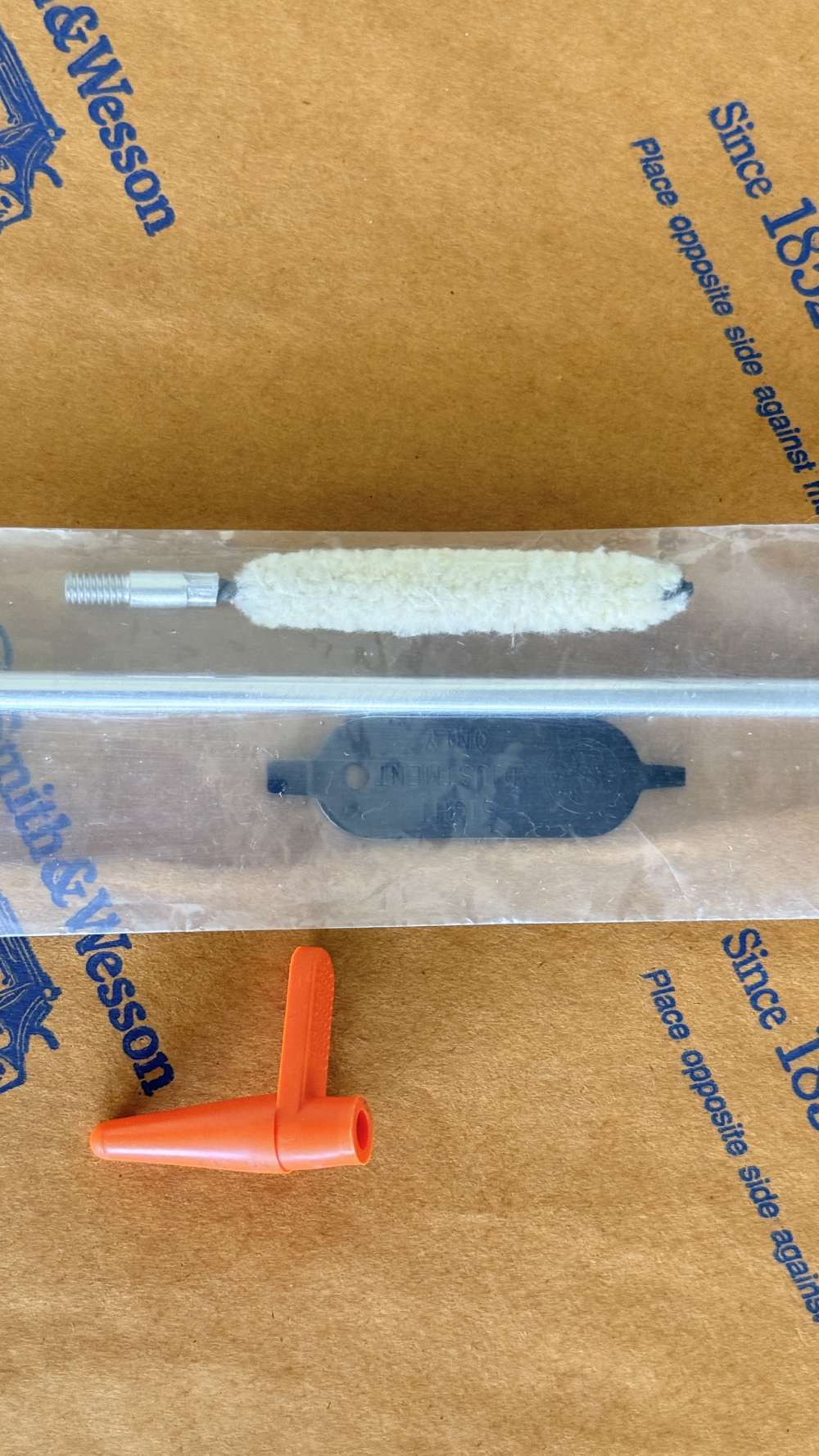 SMITH AND WESSON  MODEL 2206 CLEANING KIT * SIGHT TOOL * CHAMBER FLAG-img-2