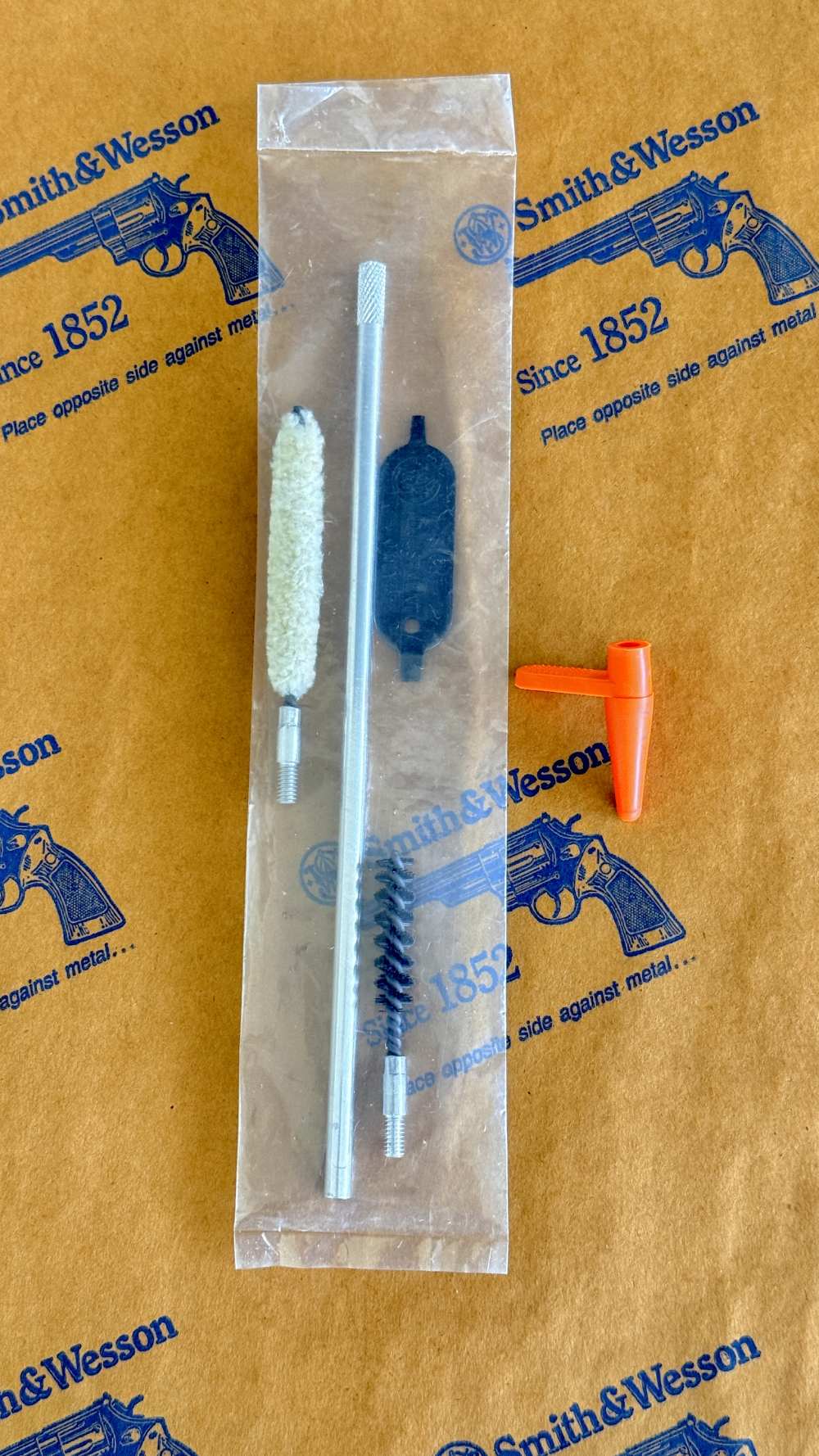 SMITH AND WESSON  MODEL 2206 CLEANING KIT * SIGHT TOOL * CHAMBER FLAG-img-0