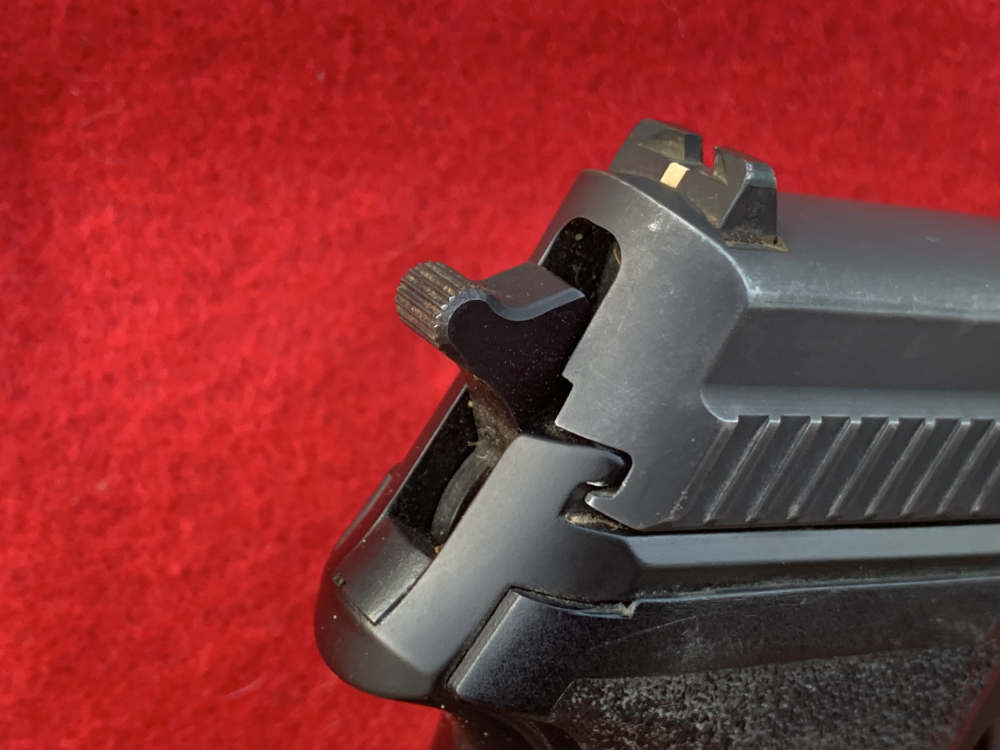 Nice Sig Sauer P229, 40 S&W, black, 3.9", one mag-img-6