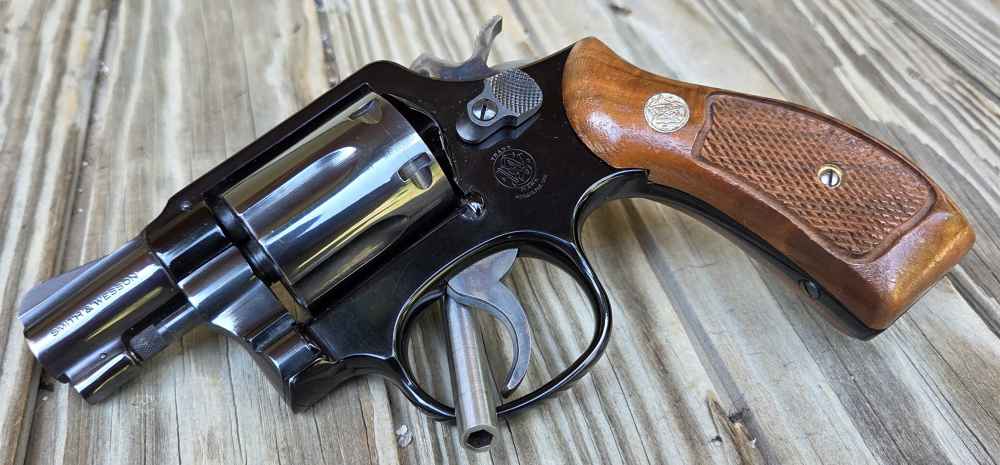 Collectors Grade Smith & Wesson 12-3 Airweight 38 Special 2" In Box-img-1