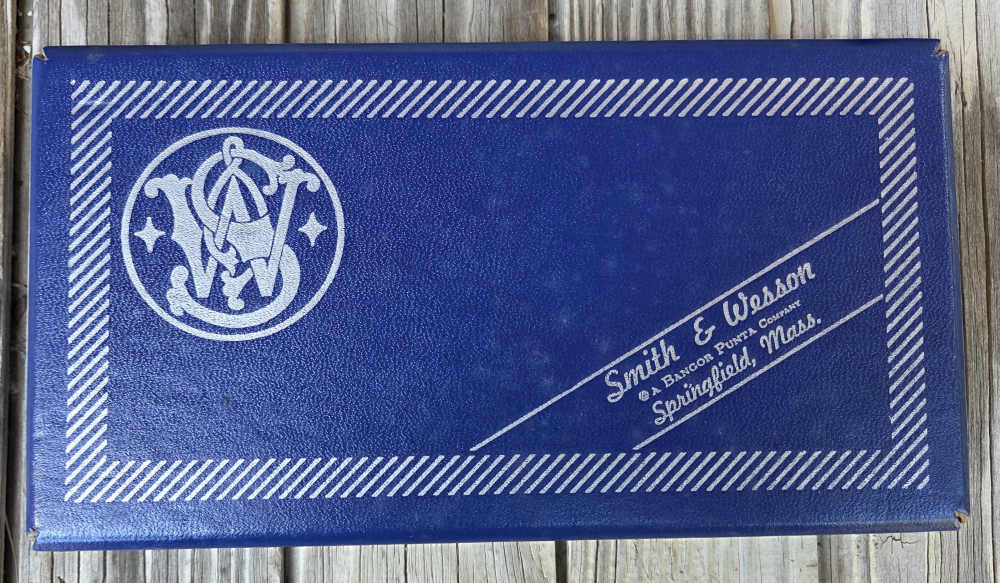 Collectors Grade Smith & Wesson 12-3 Airweight 38 Special 2" In Box-img-27