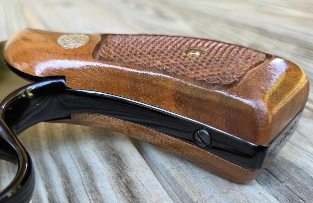 Collectors Grade Smith & Wesson 12-3 Airweight 38 Special 2" In Box-img-17