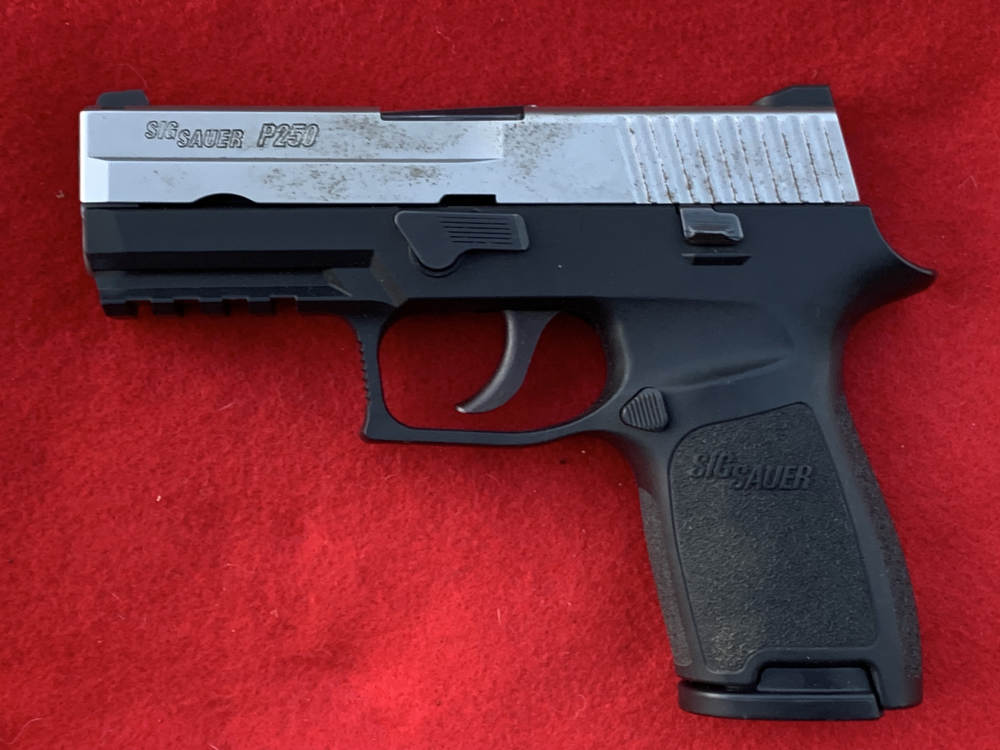 Sig Sauer P250 Carry/Compact, stainless slide, 9mm. 3.9", 2 mags-img-9