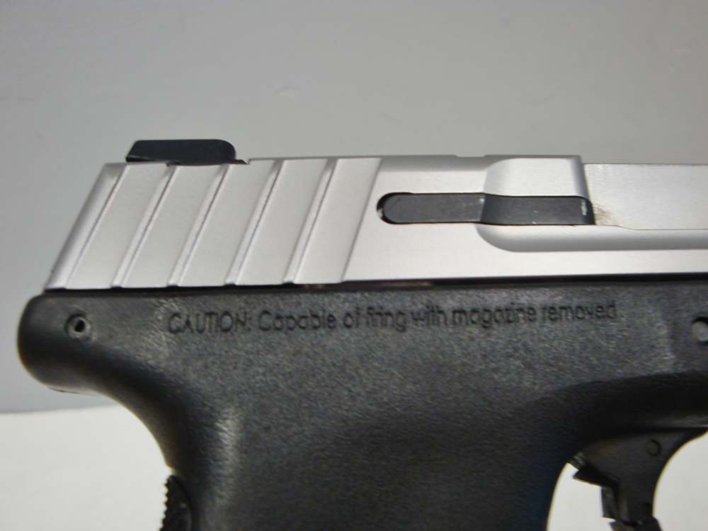 Smith & Wesson SD9VE 9MM Black & Stainless 2 16-Rd Mags - 99%-img-4