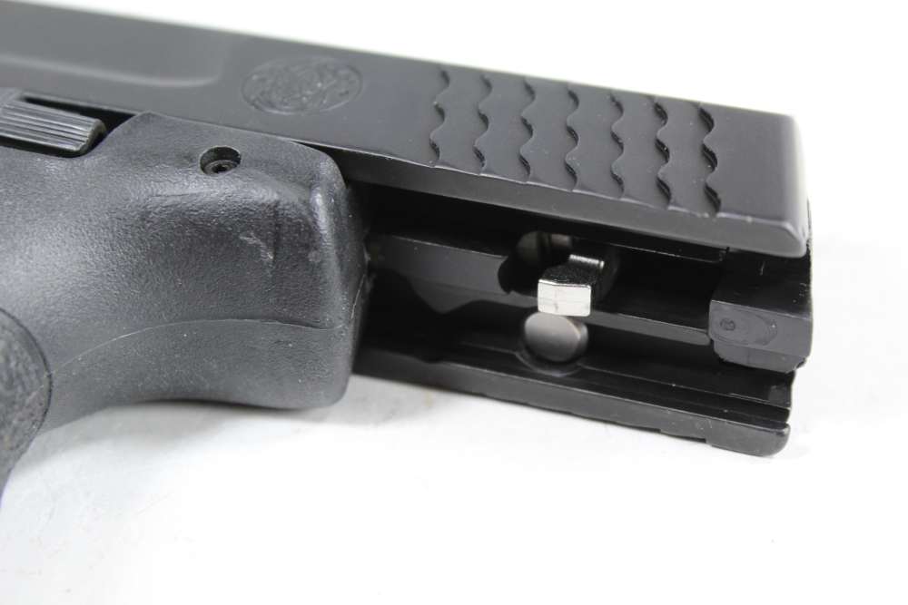 Smith and Wesson M&P 9 Shield 9mm Compact Everyday Carry Pistol Matte Black-img-16