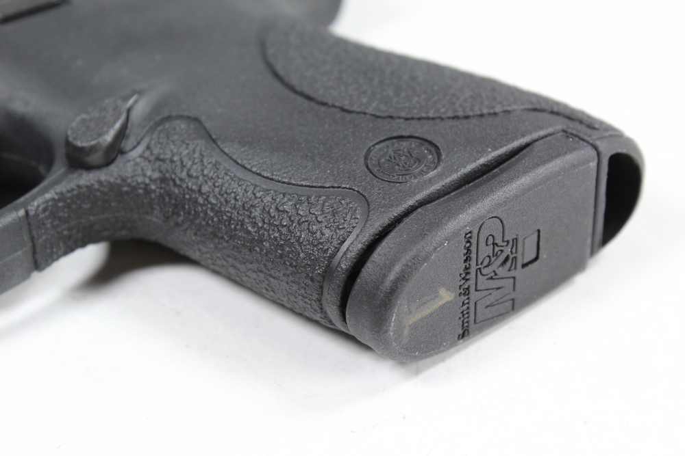 Smith and Wesson M&P 9 Shield 9mm Compact Everyday Carry Pistol Matte Black-img-18