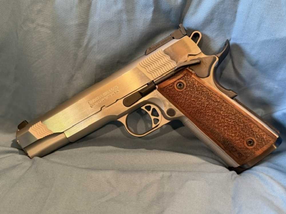 Smith & Wesson Performance Center 1911 45 acp-img-1