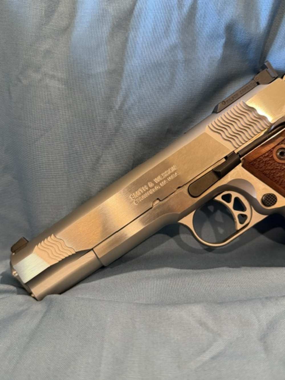 Smith & Wesson Performance Center 1911 45 acp-img-3