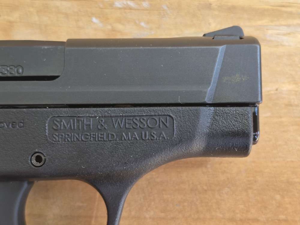 Smith & Wesson Bodyguard .380 ACP 109381 +2 Mags & Orig Box-img-3