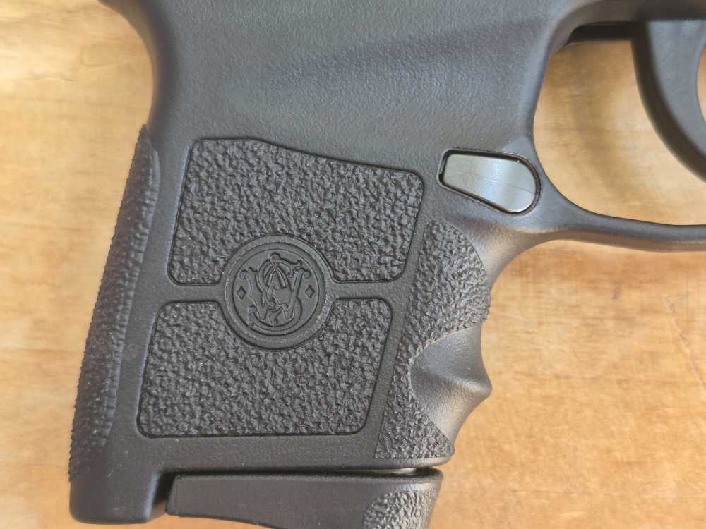 Smith & Wesson Bodyguard .380 ACP 109381 +2 Mags & Orig Box-img-7