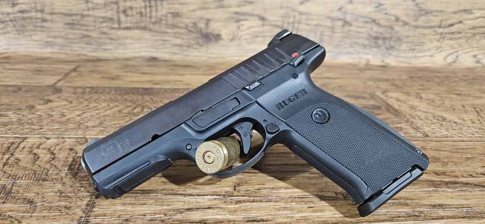 (E803) Ruger 9E 9mm Semi Auto Pistol Very Nice w/ Box-img-0