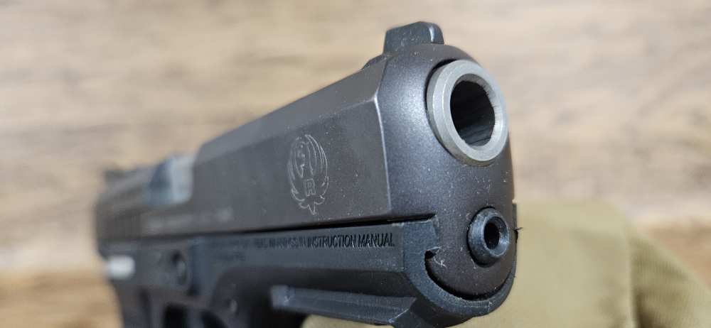 (E803) Ruger 9E 9mm Semi Auto Pistol Very Nice w/ Box-img-6