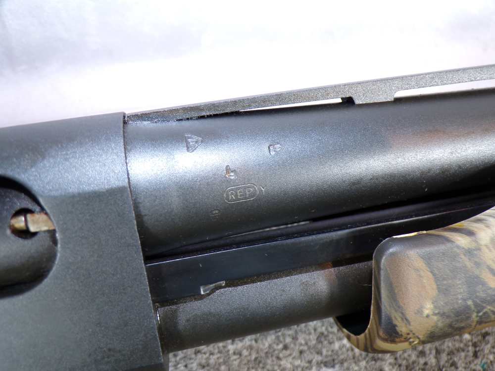 Remington 870 Express Magnum 12 GA 28" Vent Rib Camo Stock Nice-img-1