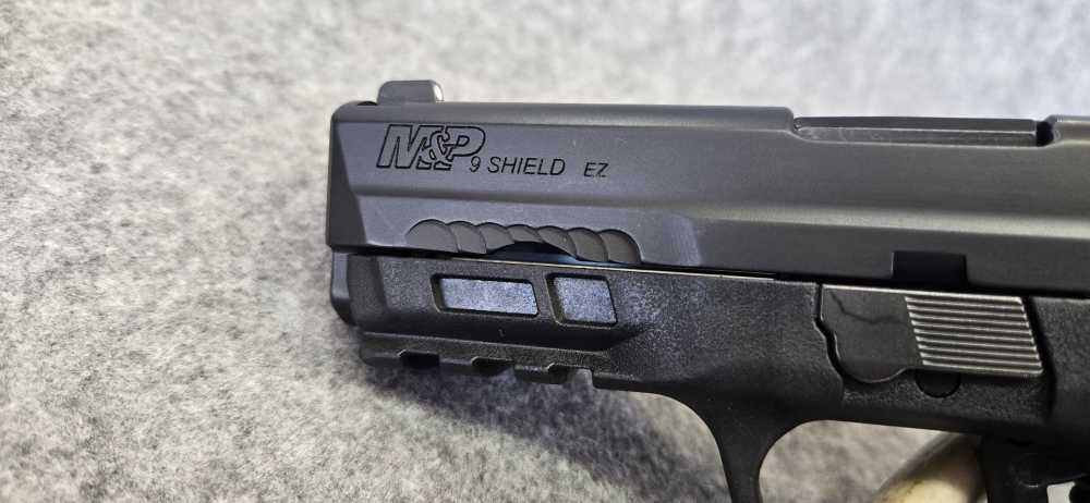 Smith & Wesson M&P9 Shield EZ 9mm 8rd S&W 12436 Pistol | 2 mags & box-img-6