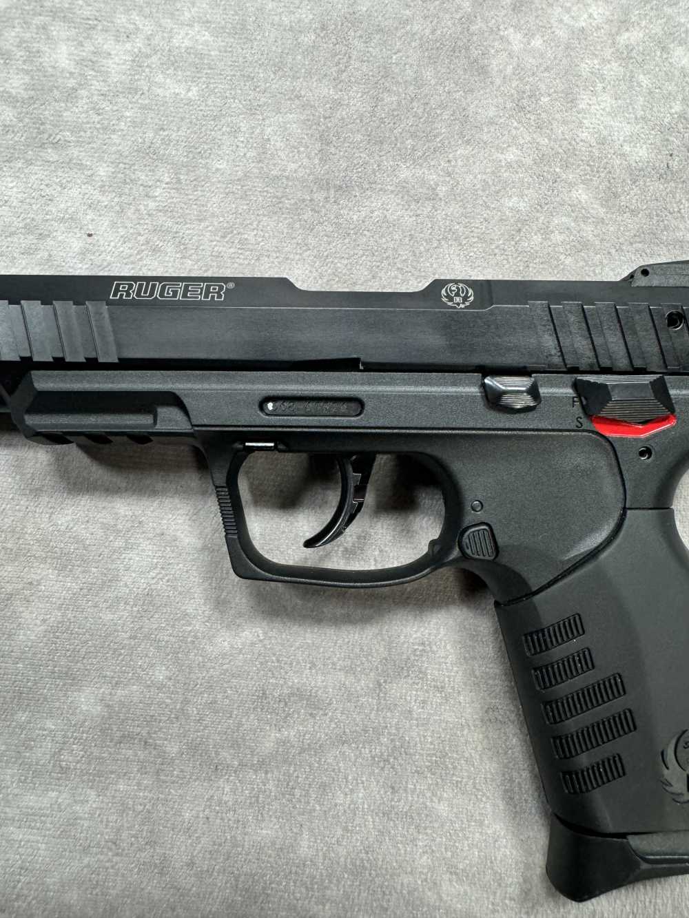 USED! RUGER MODEL SR22 SEMI AUTO PISTOL .22LR W/ 3 MAGS $.01 PENNY-img-5