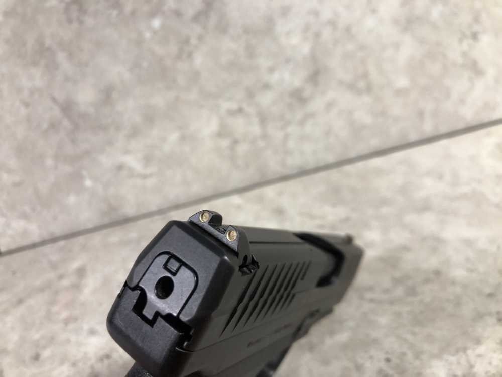 Walther PPS .40cal Pistol w/ 2 mags and case-img-6