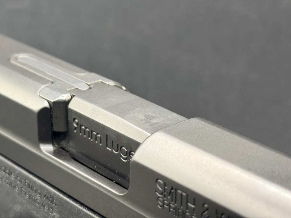 Smith & Wesson M&P9 SHIELD EZ-img-11