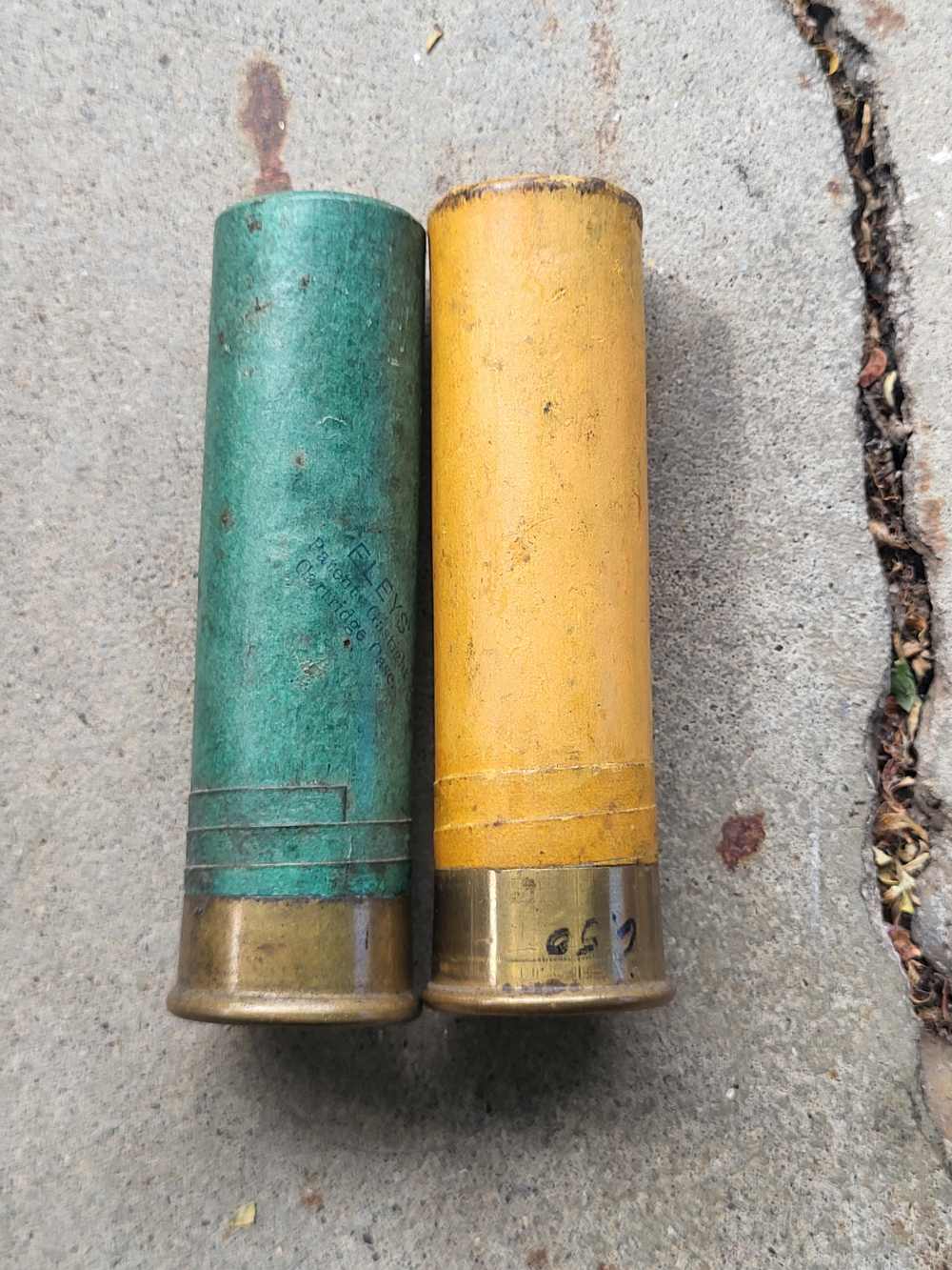 2 mint 4 gauge paper shells read below -img-0