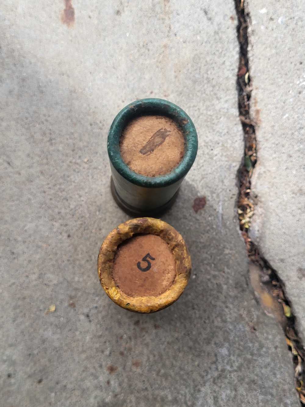 2 mint 4 gauge paper shells read below -img-1