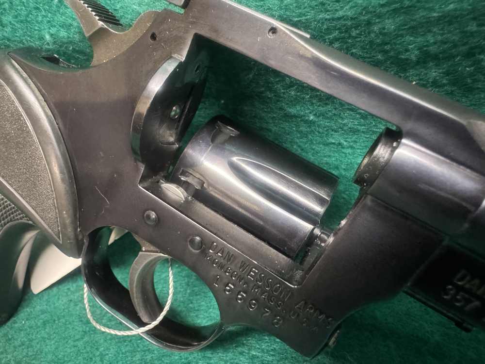 Dan Wesson 15VH .357 rem magnum-img-9