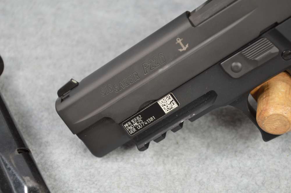 Sig Sauer P226 Mk 25 USN Navy Seal 2x 15rd Box-img-1
