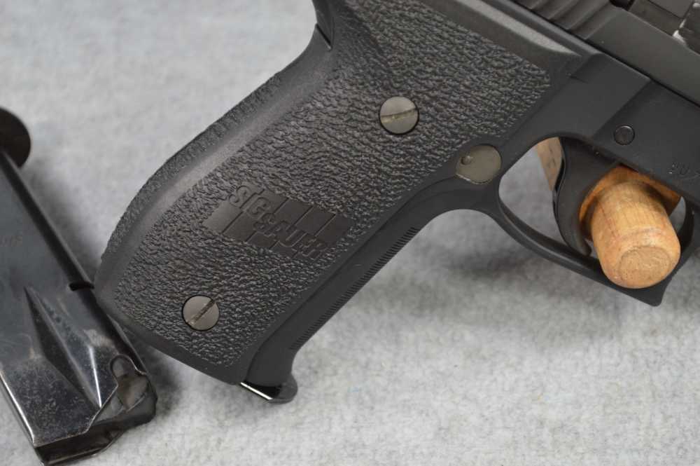 Sig Sauer P226 Mk 25 USN Navy Seal 2x 15rd Box-img-7