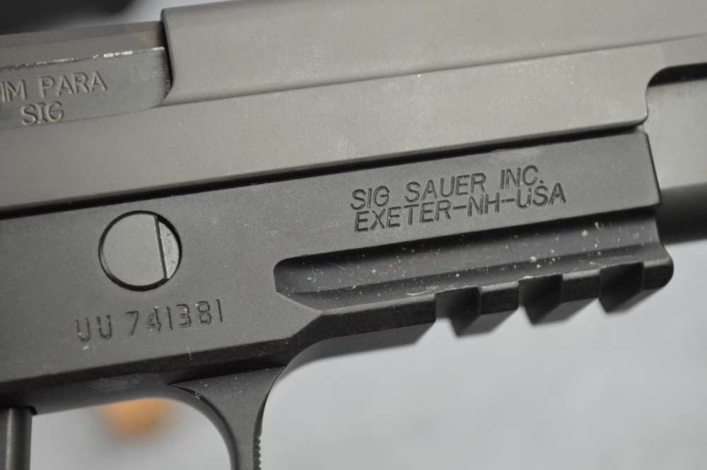 Sig Sauer P226 Mk 25 USN Navy Seal 2x 15rd Box-img-10