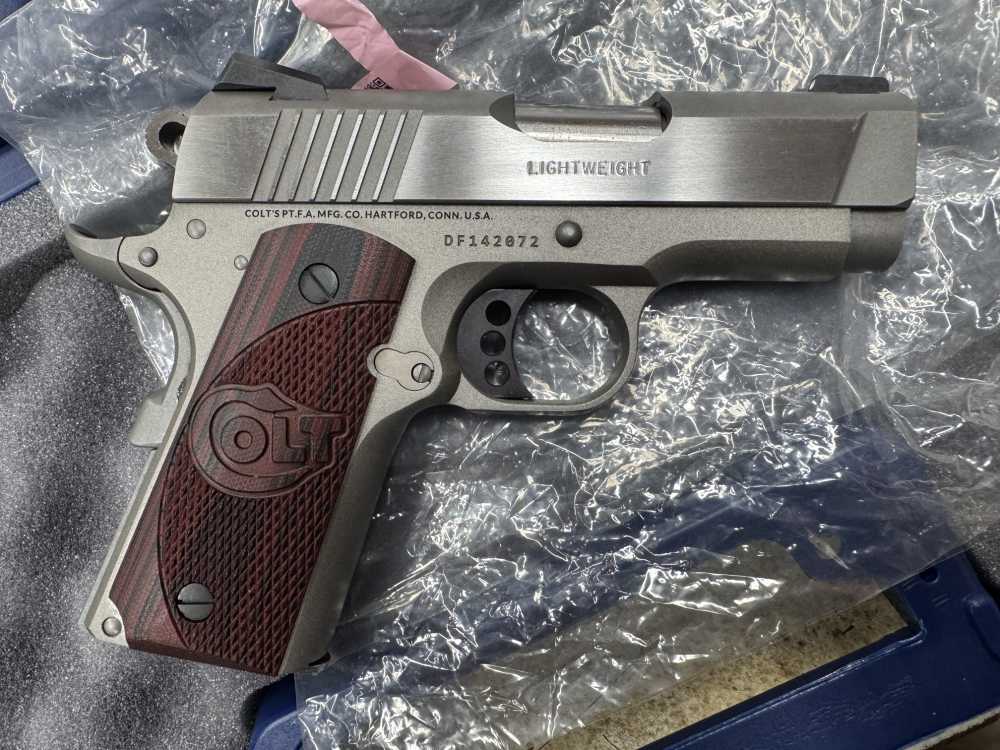 Colt Defender Lightweight stainless steel 45ACP DISPLAY MODEL WITH BOX-img-4