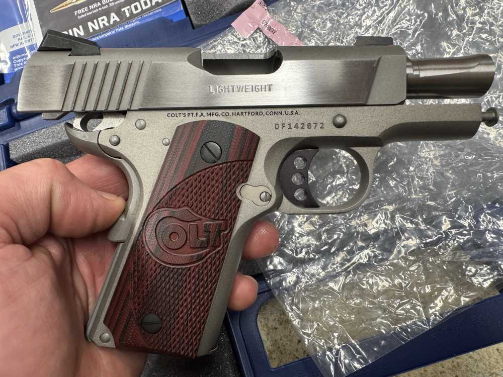 Colt Defender Lightweight stainless steel 45ACP DISPLAY MODEL WITH BOX-img-10