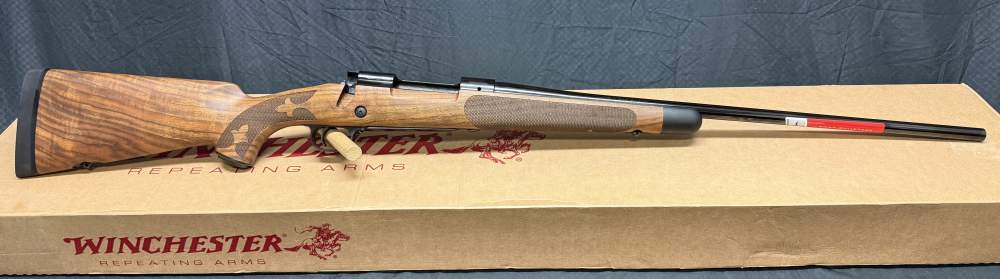 FACTORY NEW WINCHESTER 70 SUPER GRADE FRENCH WALUNT AAA 30-06-img-0