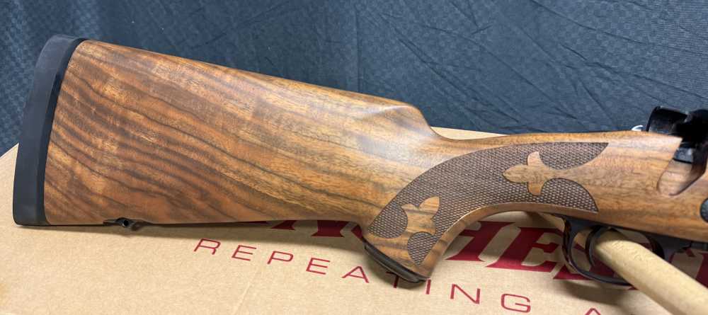 FACTORY NEW WINCHESTER 70 SUPER GRADE FRENCH WALUNT AAA 30-06-img-4