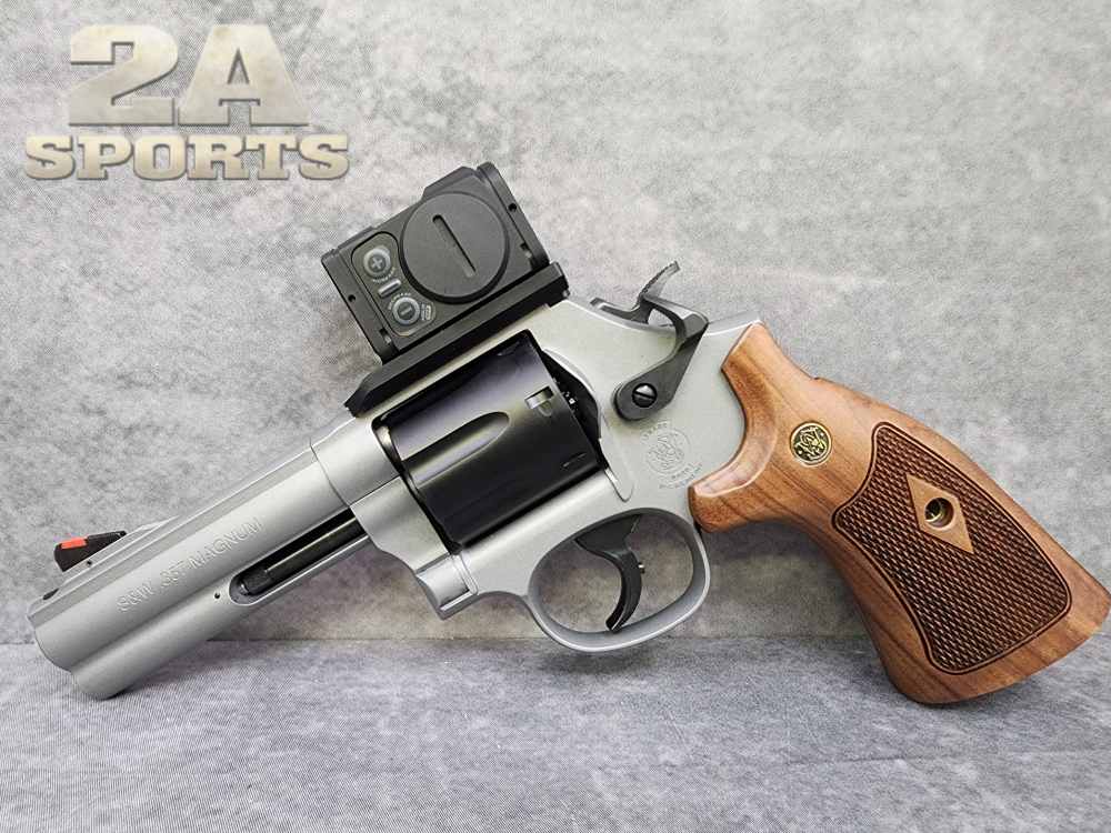 Smith & Wesson Spec Series R 686 Plus 357 Mag-img-0