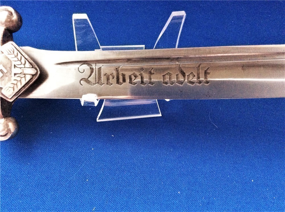 Original WWII German RAD Leader Dagger MINT-img-3
