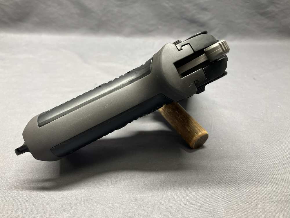 Ruger P85 - 9x19mm Semi-Auto Pistol w/ Factory Case & Two Mags - MFD 1988-img-5
