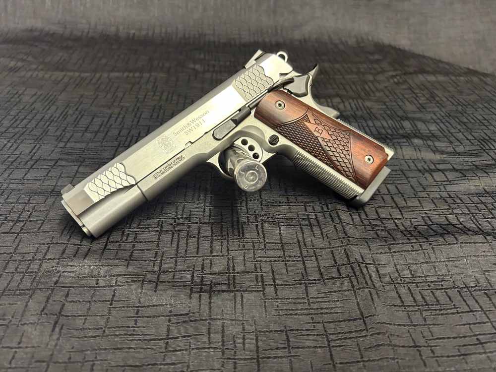 Smith and Wesson 1911 E-Series MA Compliant-img-0