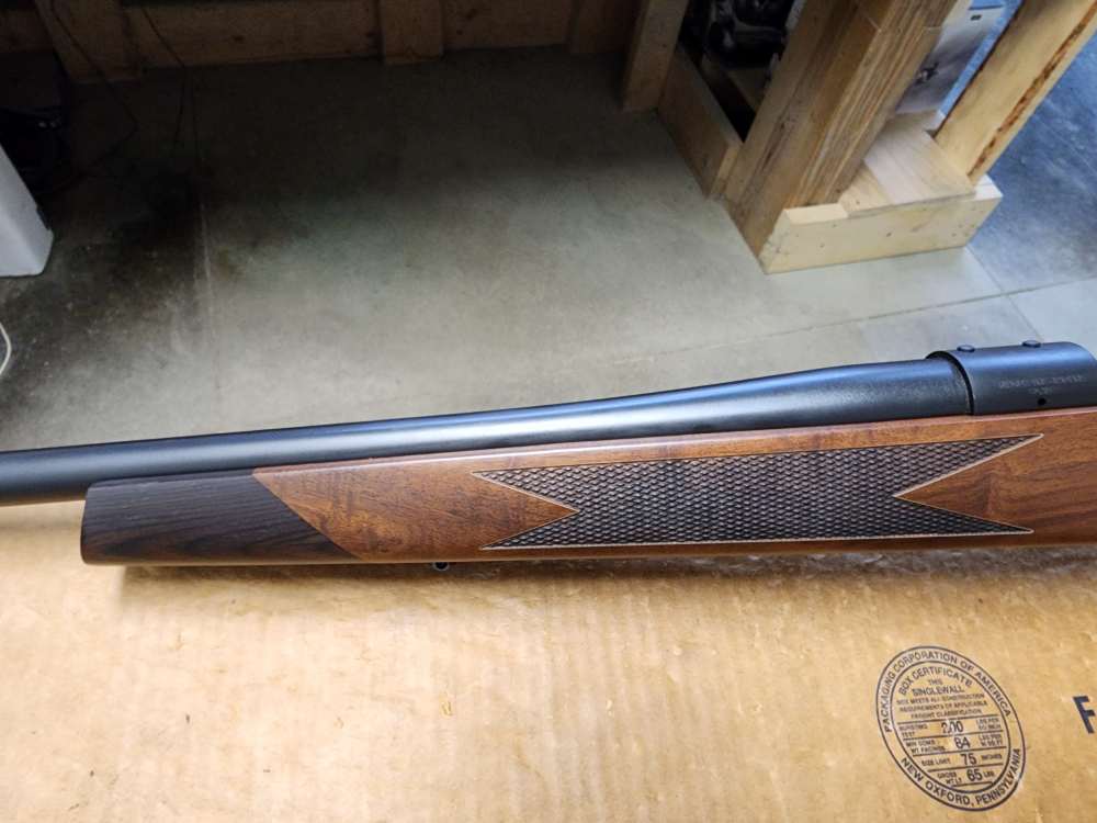 PICS! NEW WEATHERBY VANGUARD S2 SPORTER 25-06 REM 24 THREADED WALNUT HOWA-img-21