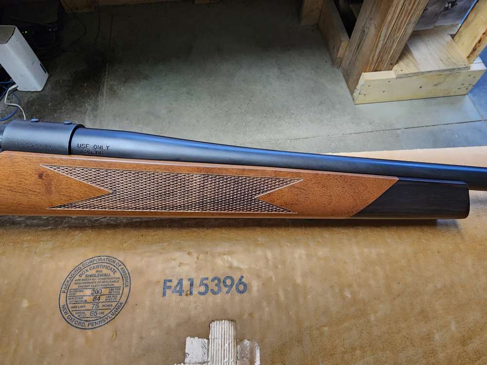 PICS! NEW WEATHERBY VANGUARD S2 SPORTER 25-06 REM 24 THREADED WALNUT HOWA-img-10