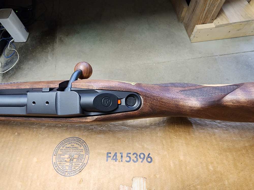 PICS! NEW CZ 600 LUX .223 REMINGTON 20" THREADED WALNUT 20 NIB SUB-MOA 5 RD-img-33
