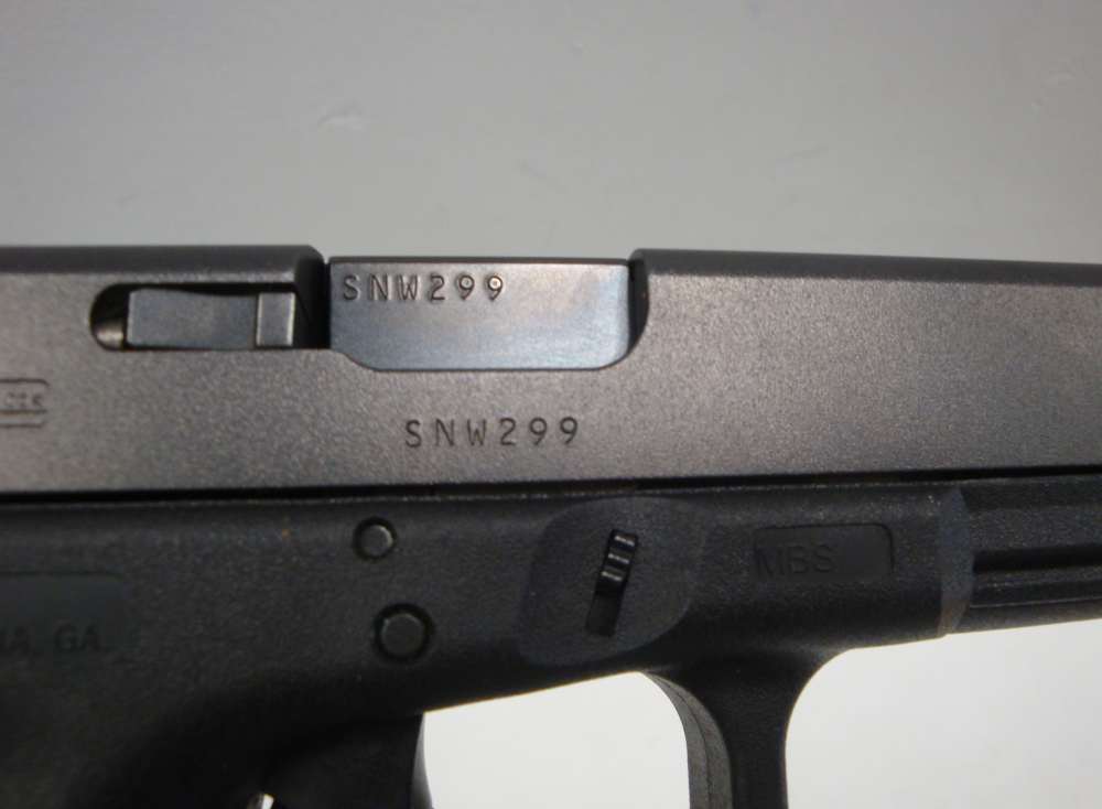 Glock 17 Gen4 9MM Pistol w/ 2 Hi-Cap Mags Trijicon Night Sights 99%-img-4
