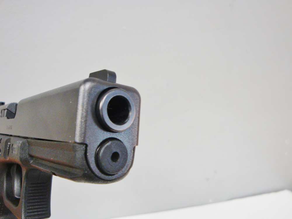 Glock 17 Gen4 9MM Pistol w/ 2 Hi-Cap Mags Trijicon Night Sights 99%-img-8