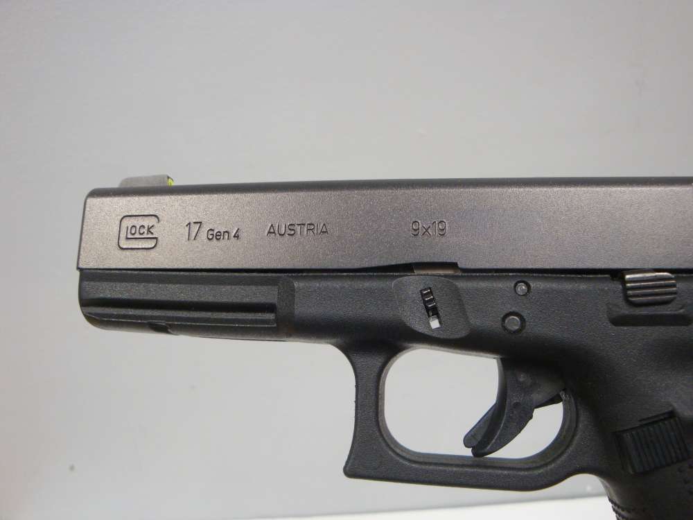 Glock 17 Gen4 9MM Pistol w/ 2 Hi-Cap Mags Trijicon Night Sights 99%-img-13