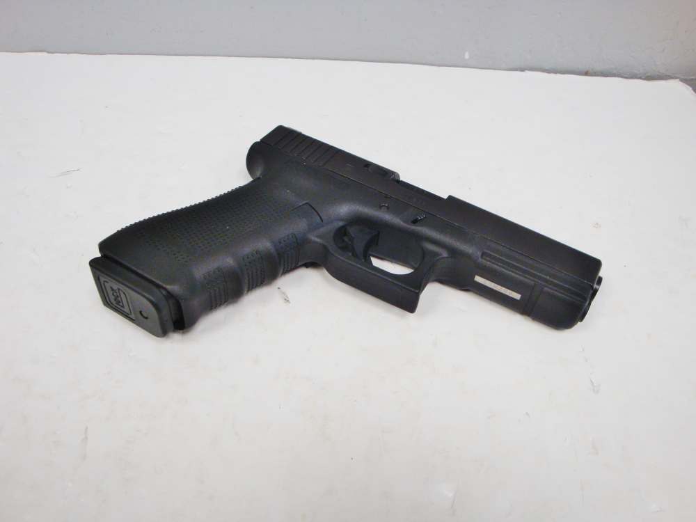 Glock 17 Gen4 9MM Pistol w/ 2 Hi-Cap Mags Trijicon Night Sights 99%-img-7