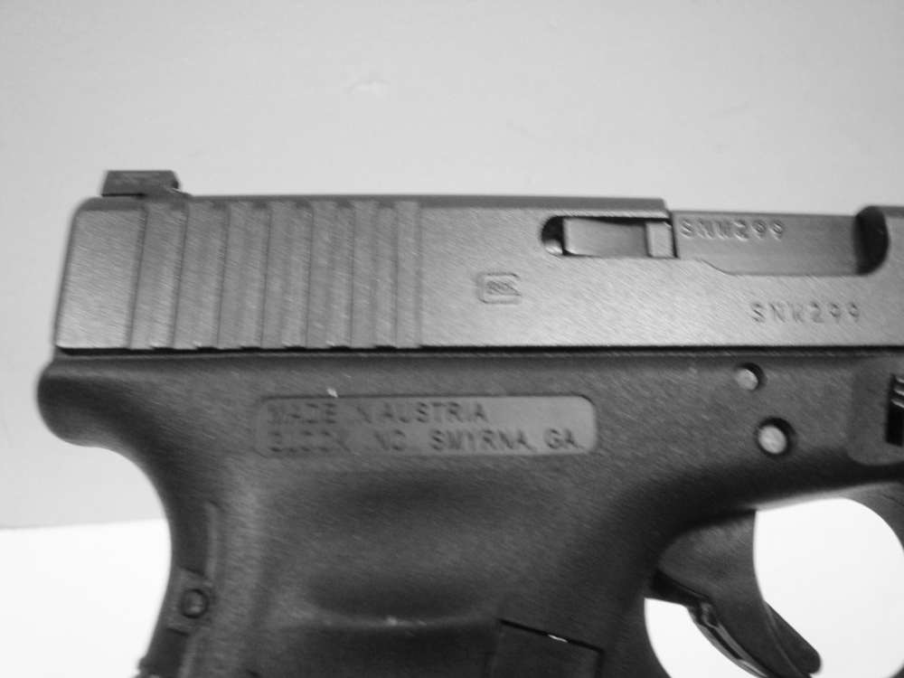 Glock 17 Gen4 9MM Pistol w/ 2 Hi-Cap Mags Trijicon Night Sights 99%-img-5