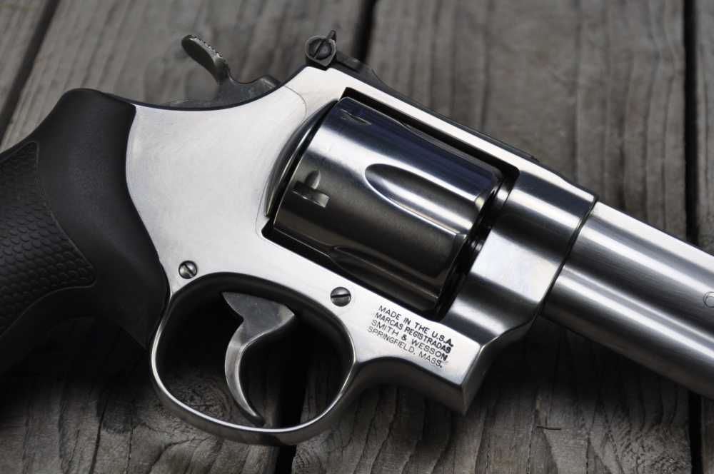 Smith & Wesson Model 629 Classic 5" .44 Mag-img-3