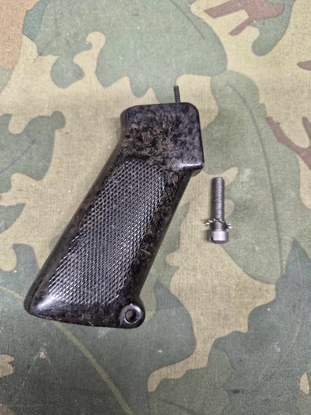 Early COLT XM16E1 M16A1 M16 Pistol Grip — Circa 1965 — Black Bakelite ! -img-0
